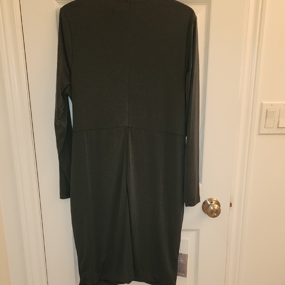 Le Chateau Stretchy Green Draped Long Sleeve Dress - Picture 4 of 4